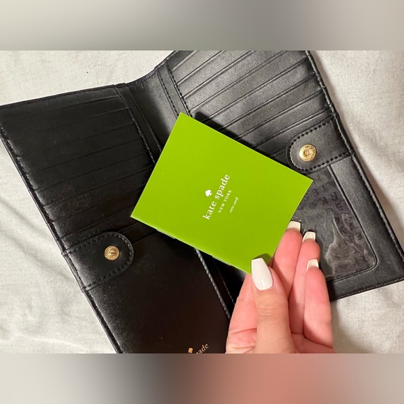 NWOT - Brand new Kate Spade Wallet - Picture 6 of 6